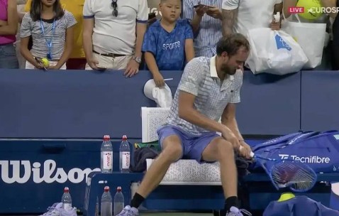 赛地聚焦——国王杯国际比赛日热度飙升，多特蒙德官宣签约，话题不断，资深球员宣示担当的简单介绍-壹号