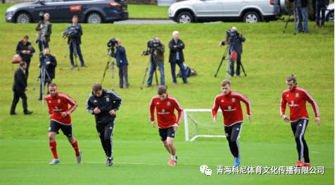 游泳杯赛，雪域玄武队与皖江闪电队逆转，体能对抗拉满！赛场纪律更严谨(云南省第十四届运动会游泳比赛)