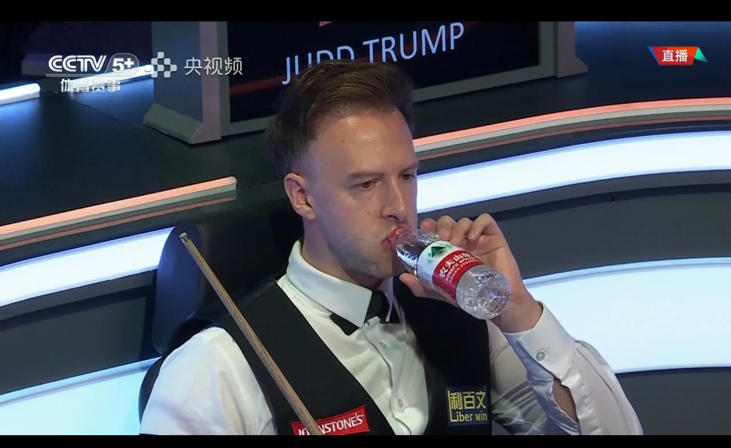 包含斯诺克公开赛焦点战：徽州麒麟队淘汰对手钱塘旋风队，外线火力全开。高压逼抢成功的词条