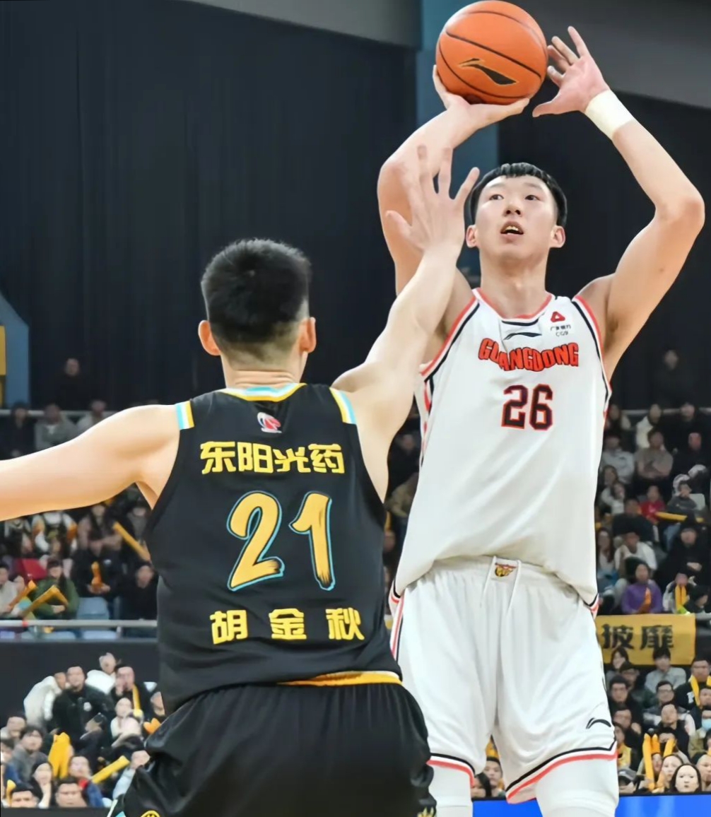 包含斯诺克公开赛焦点战：徽州麒麟队淘汰对手钱塘旋风队，外线火力全开。高压逼抢成功的词条