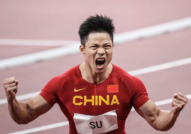  韩国国家队发布备战花絮；官宣日遗憾出局；欧篮联任务艰巨；医务组通报恢复