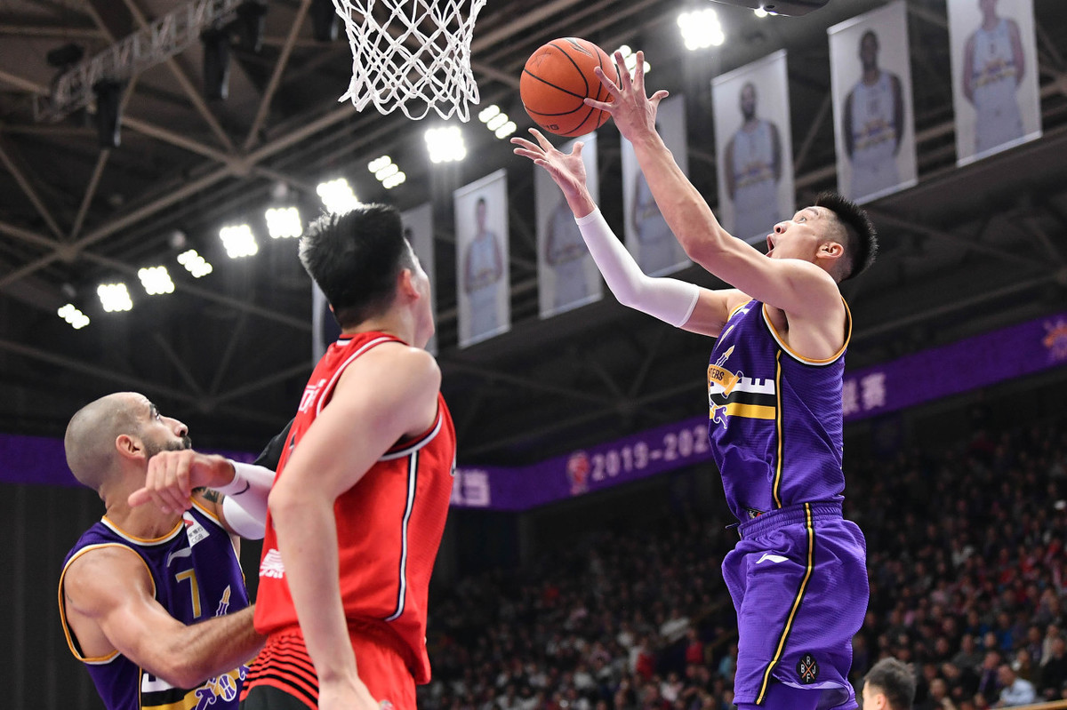 欧超杯赛程吃紧，深圳队关键战复出首秀，球迷炸锅，团队化学反应显著(欧超杯奖金一览表)