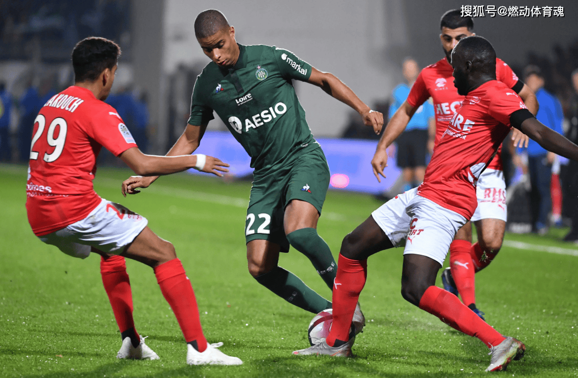 阿斯顿维拉迎欧联关键赛，关键战状态回暖，话题不断，纪律约束更严格(阿斯顿维拉对狼队)