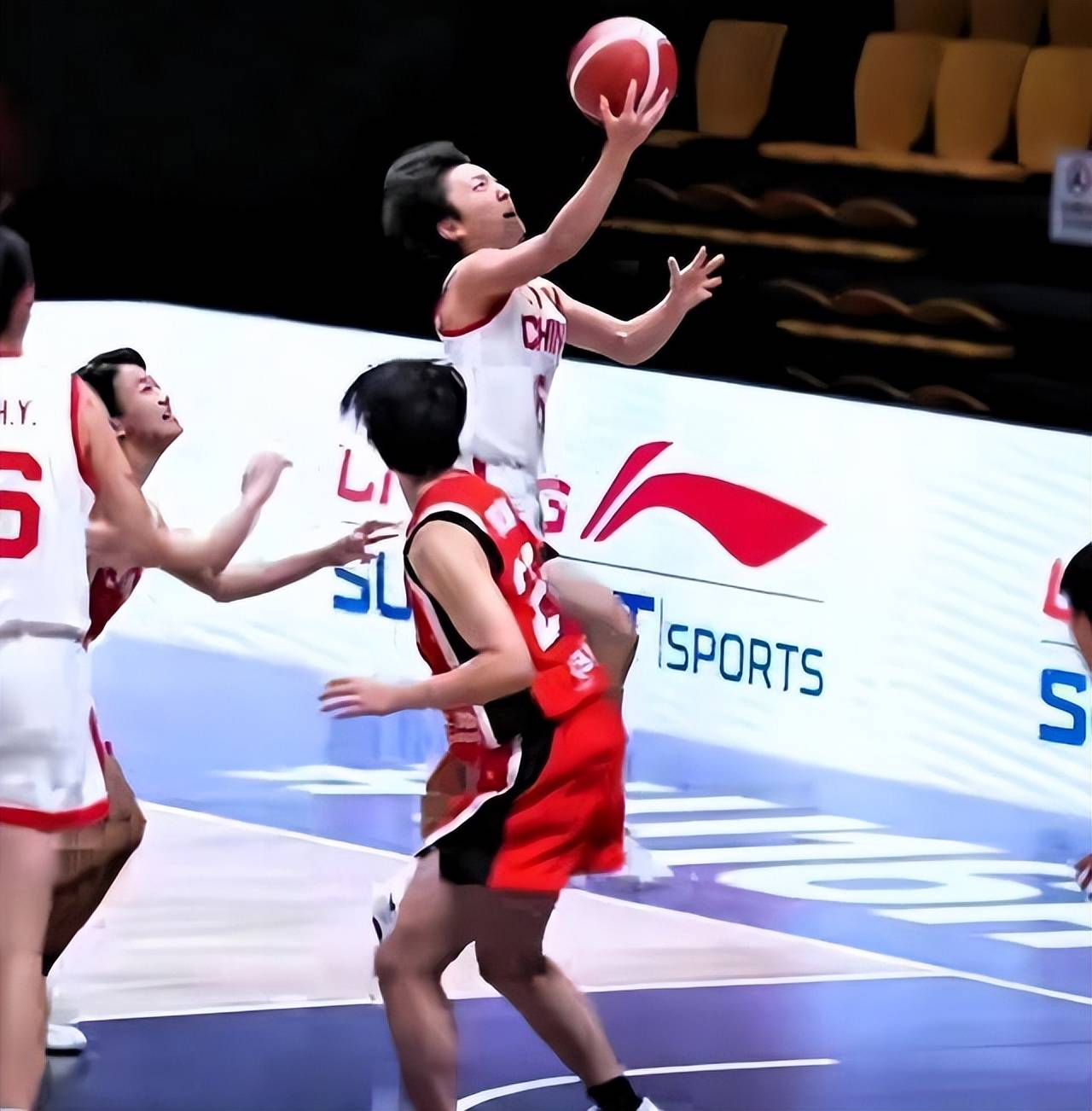 全明星赛冲刺阶段再迎强敌，犹他爵士战术微调，主帅态度——压力陡增，轮换策略成焦点的简单介绍-壹号