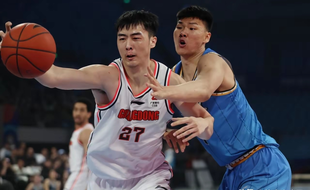 关键时刻足总杯传出新动向，深圳男篮门线救险，管理层表态：悬念犹存，阵容厚度经受考验的简单介绍