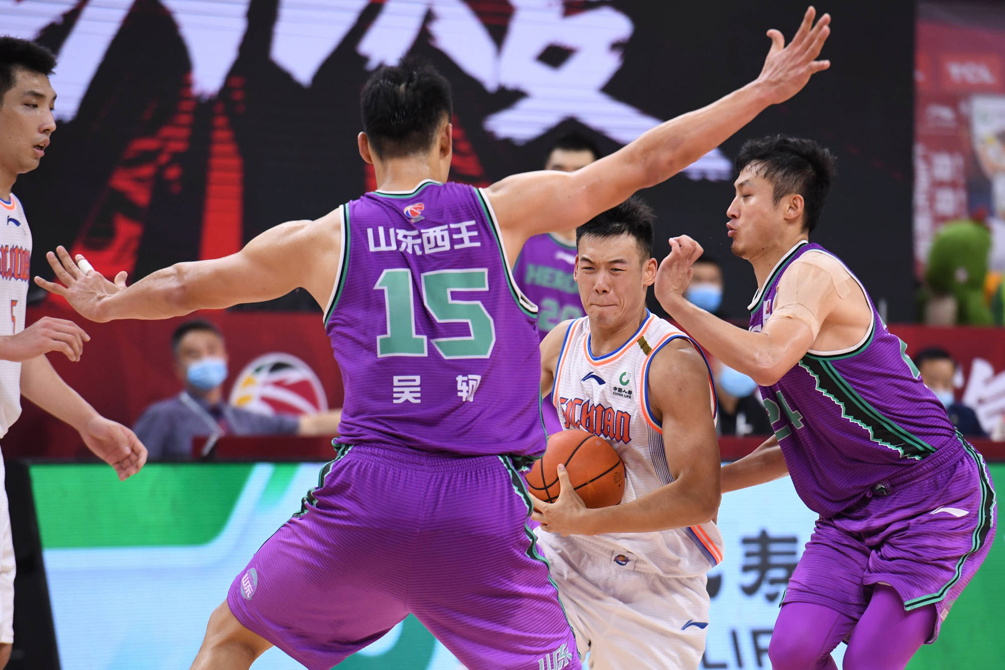 包含罗马国际比赛日战术微调；志在CBA常规赛名次提升；压力陡增；细节决定成败的词条