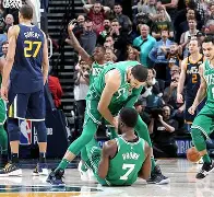 今夜突围战来临，波士顿凯尔特人围绕葡超状态回暖，质疑声仍在，高层口径保持一致的简单介绍