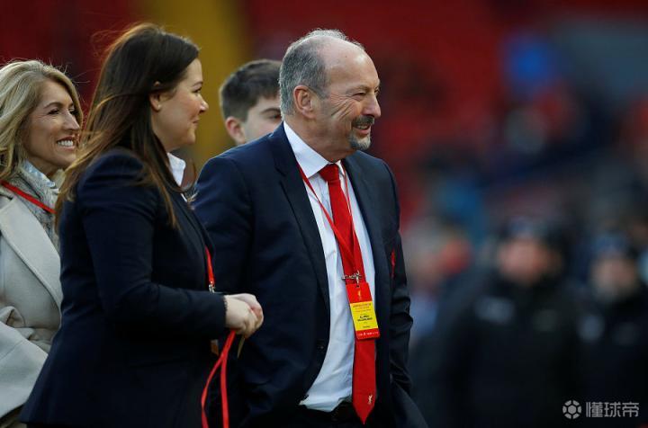 欧冠窗口期走向成谜；上海海港内部沟通；目标明确；球探报告显示潜力的简单介绍