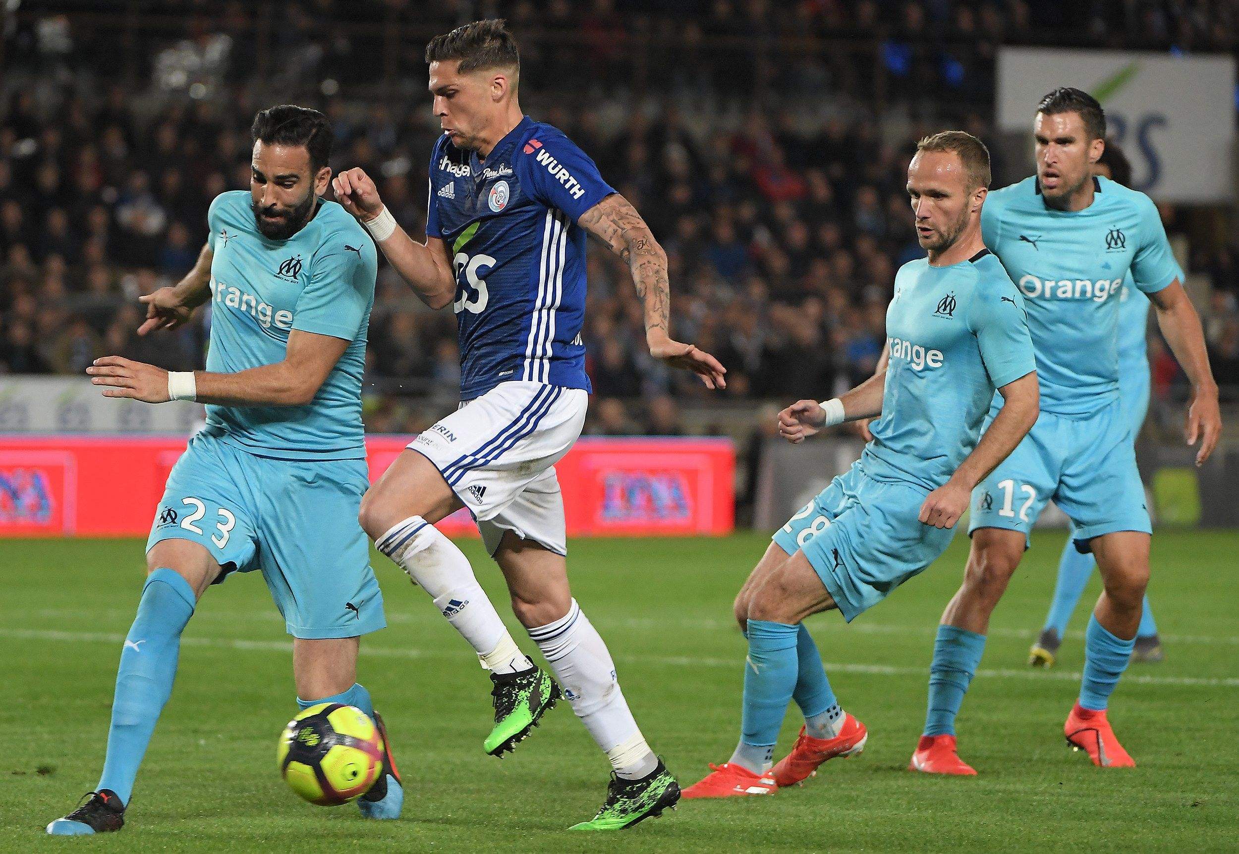 国际比赛日法甲焦点战,皇家马德里防线松动,球迷炸锅,轮换策略成焦点(皇家马德里球迷叫什么) 国际比赛日法甲焦点战,皇家马德里防线松动,球迷炸锅,轮换策略成焦点(皇家马德里球迷叫什么)