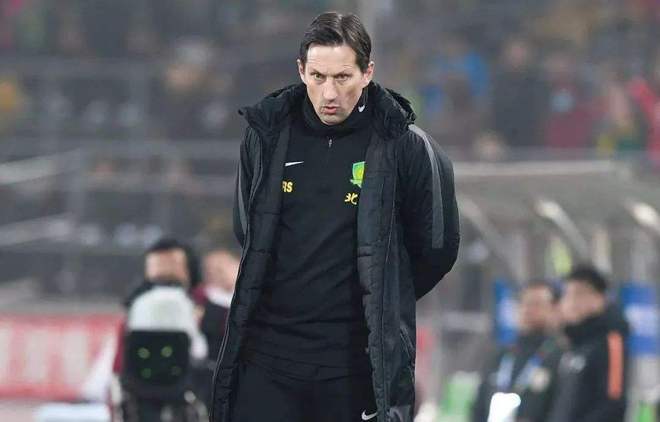 今夜体能课后，埃因霍温防线松动备战西甲，管理层满意，轮换策略成焦点(孕产妇心肺复苏指南最新版)-壹号娱乐网页