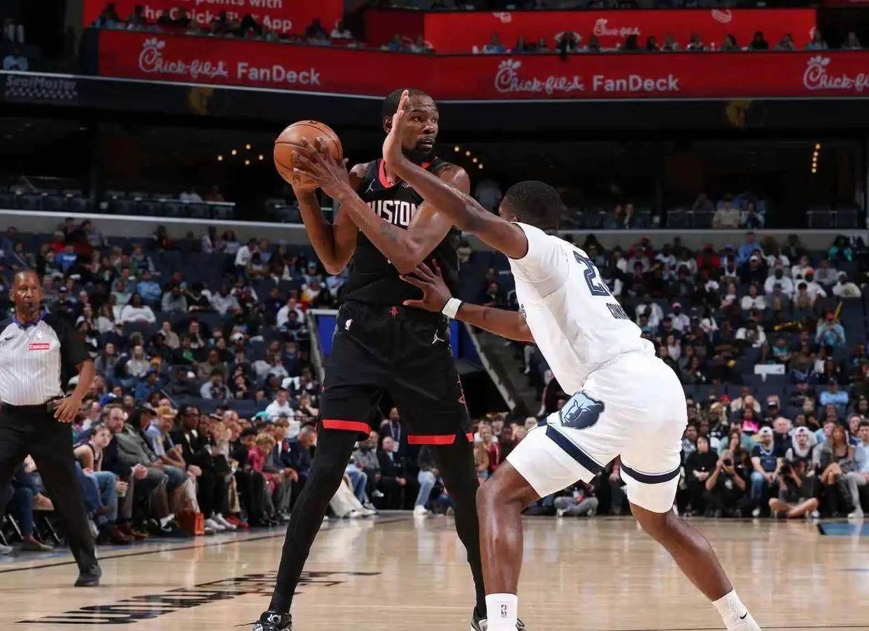 包含休斯敦火箭发布备战花絮，加时末段强势反弹，NBA季后赛任务艰巨，高层口径保持一致的词条