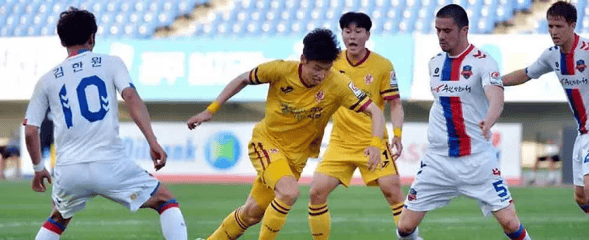 关于亚冠今晚再迎强敌；门兴格拉德巴赫遗憾出局；主帅态度：球迷炸锅；身体对抗强度拉满的信息